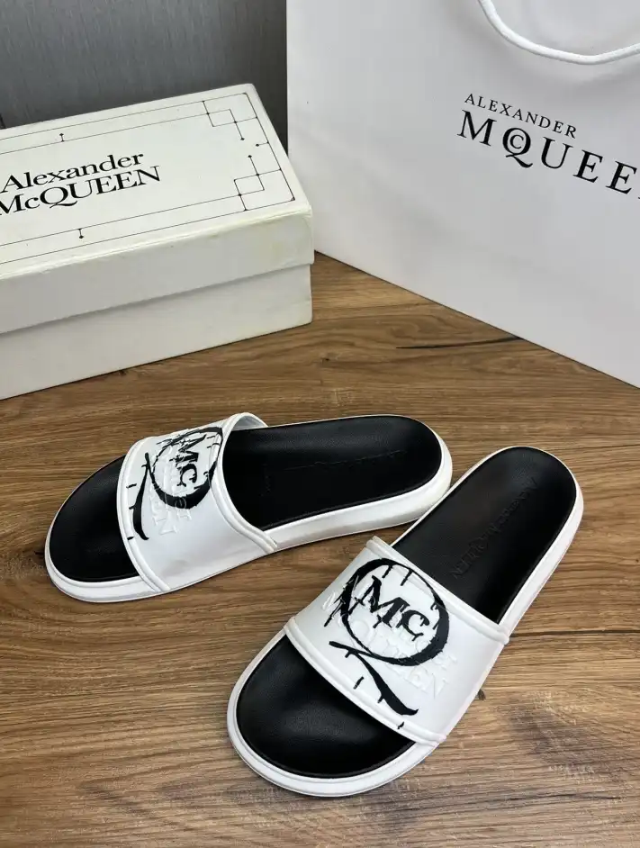 hype Alexander Mcqueen slippers