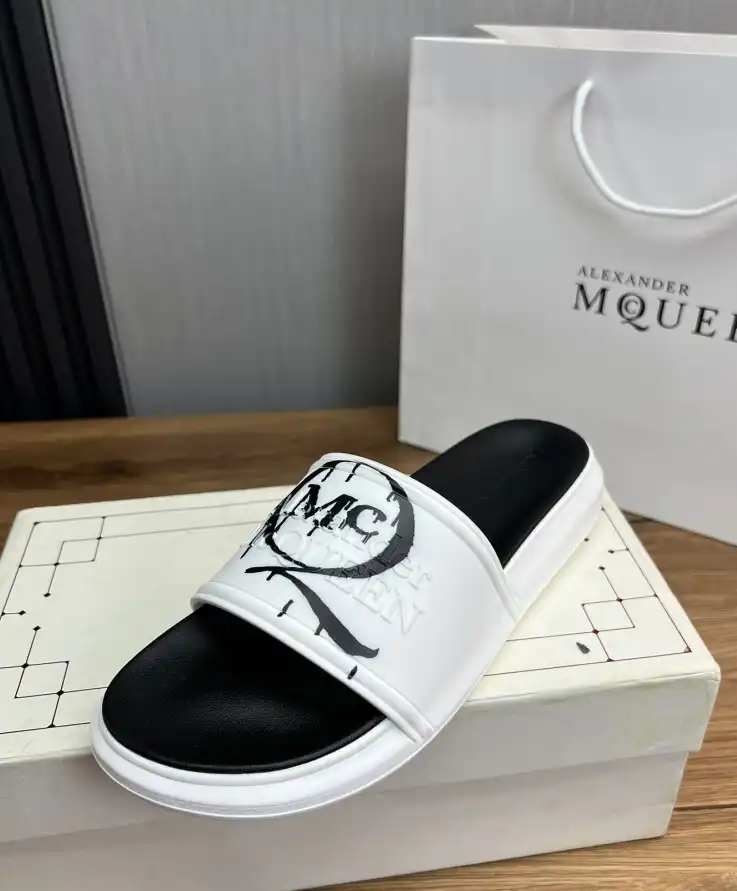 hype Alexander Mcqueen slippers