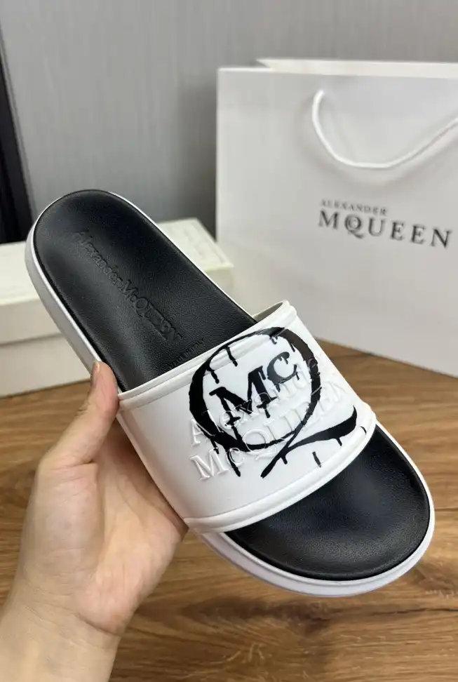 hype Alexander Mcqueen slippers