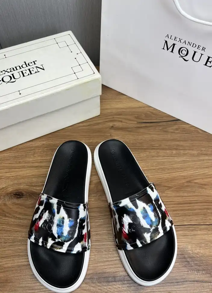 hype Alexander Mcqueen slippers