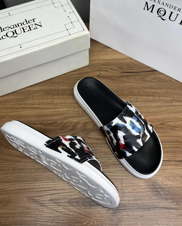 hype Alexander Mcqueen slippers