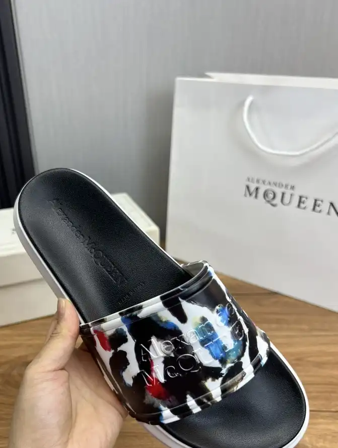 hype Alexander Mcqueen slippers