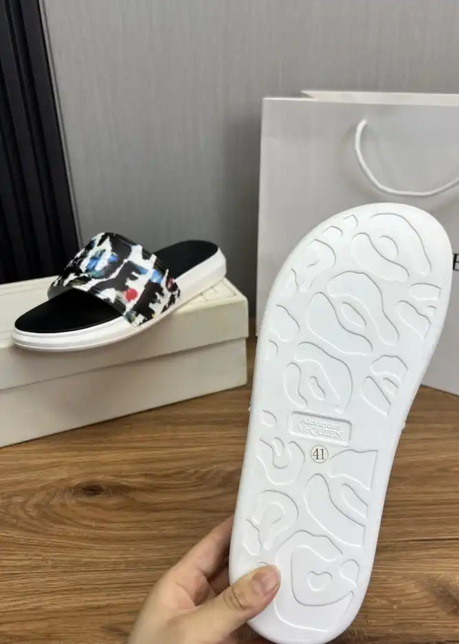 hype Alexander Mcqueen slippers