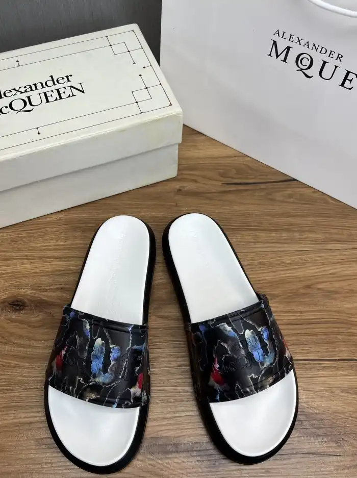 hype Alexander Mcqueen slippers