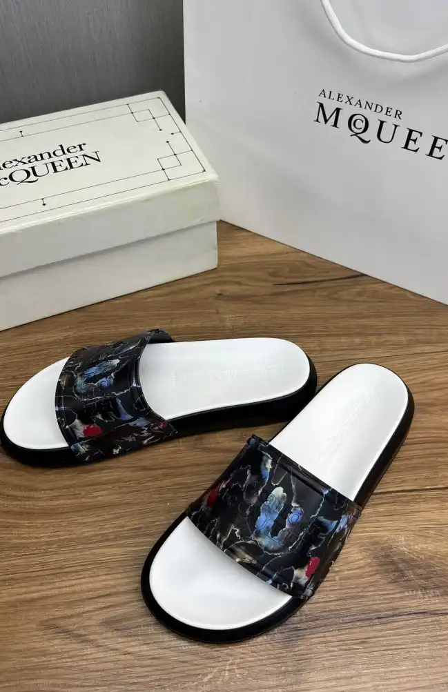 hype Alexander Mcqueen slippers