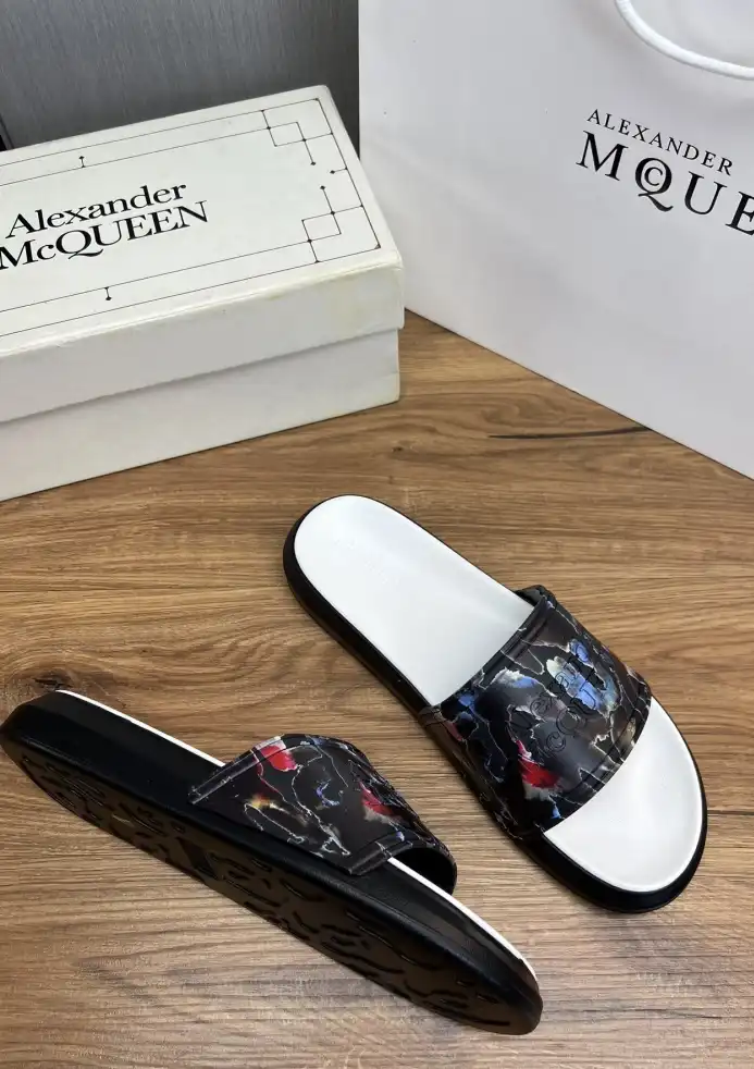 hype Alexander Mcqueen slippers