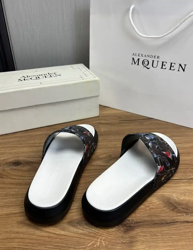 hype Alexander Mcqueen slippers