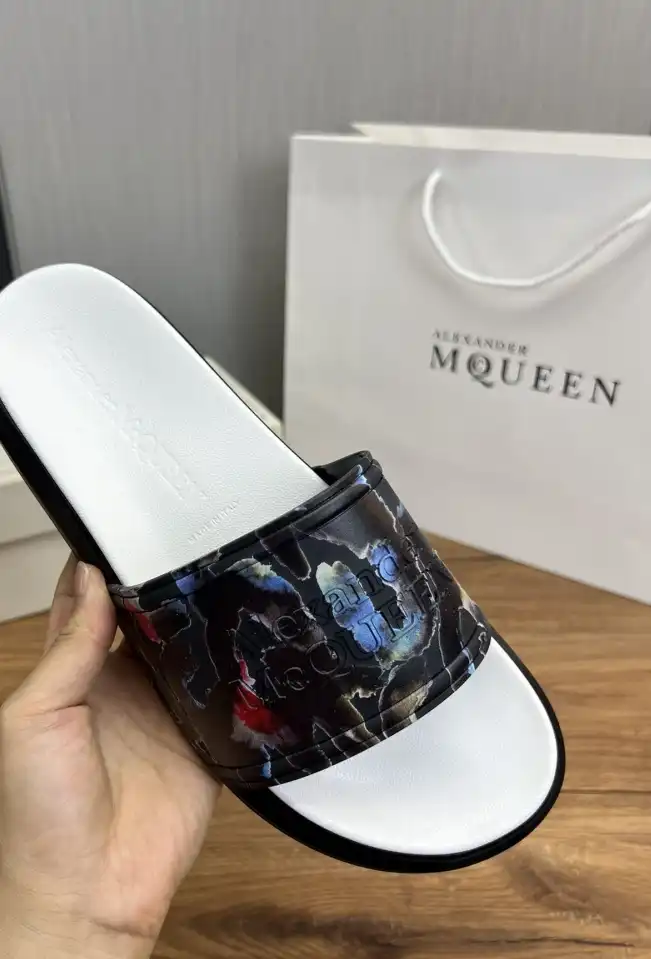 hype Alexander Mcqueen slippers