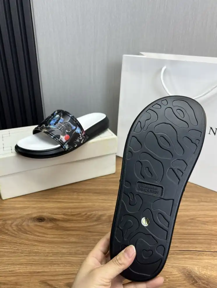 hype Alexander Mcqueen slippers