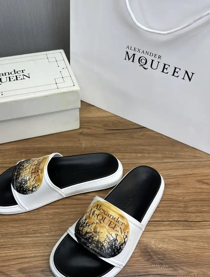 hype Alexander Mcqueen slippers