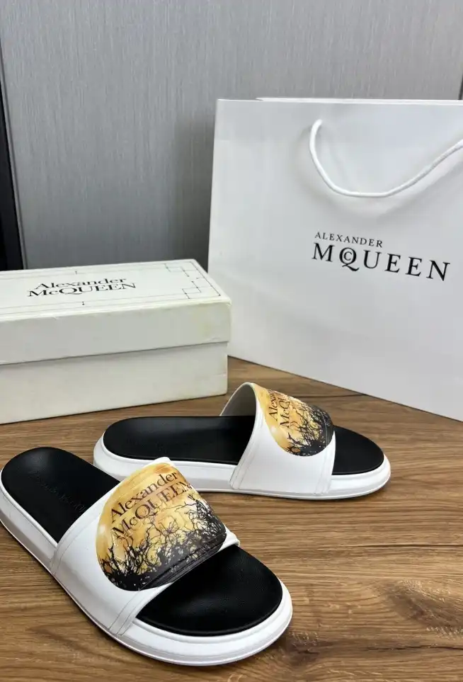 hype Alexander Mcqueen slippers