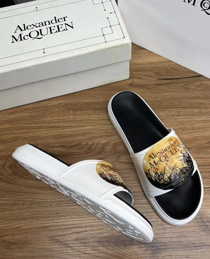 hype Alexander Mcqueen slippers