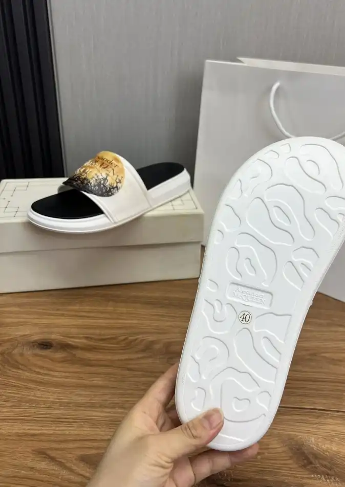 hype Alexander Mcqueen slippers