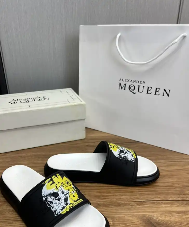 hype Alexander Mcqueen slippers