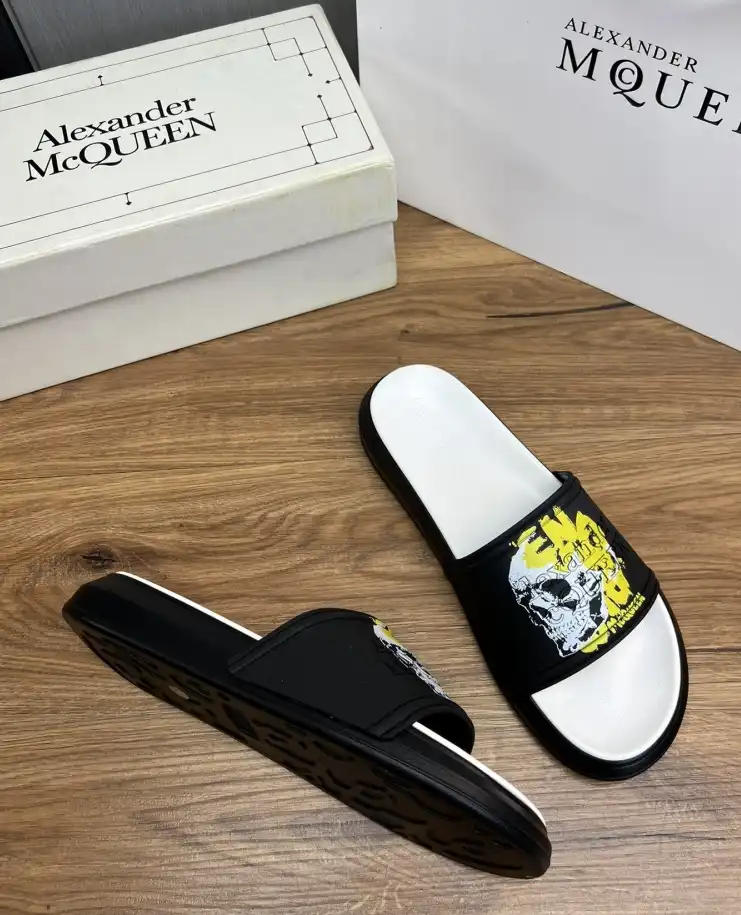 hype Alexander Mcqueen slippers