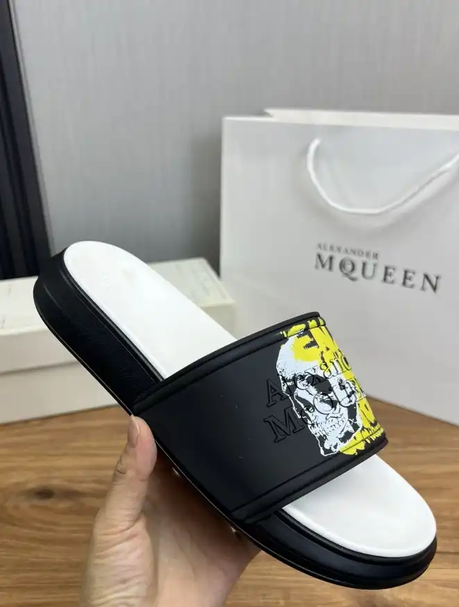 hype Alexander Mcqueen slippers