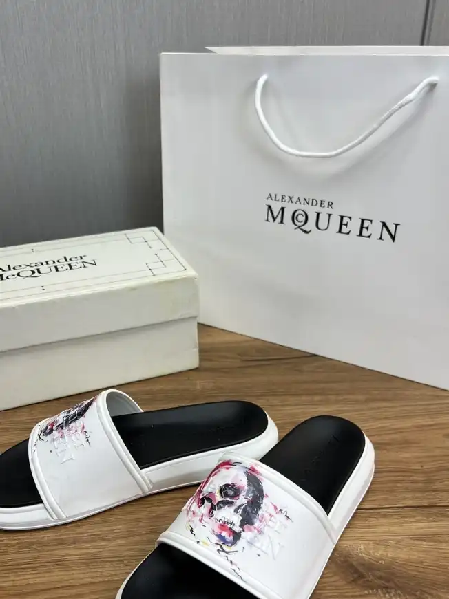 hype Alexander Mcqueen slippers