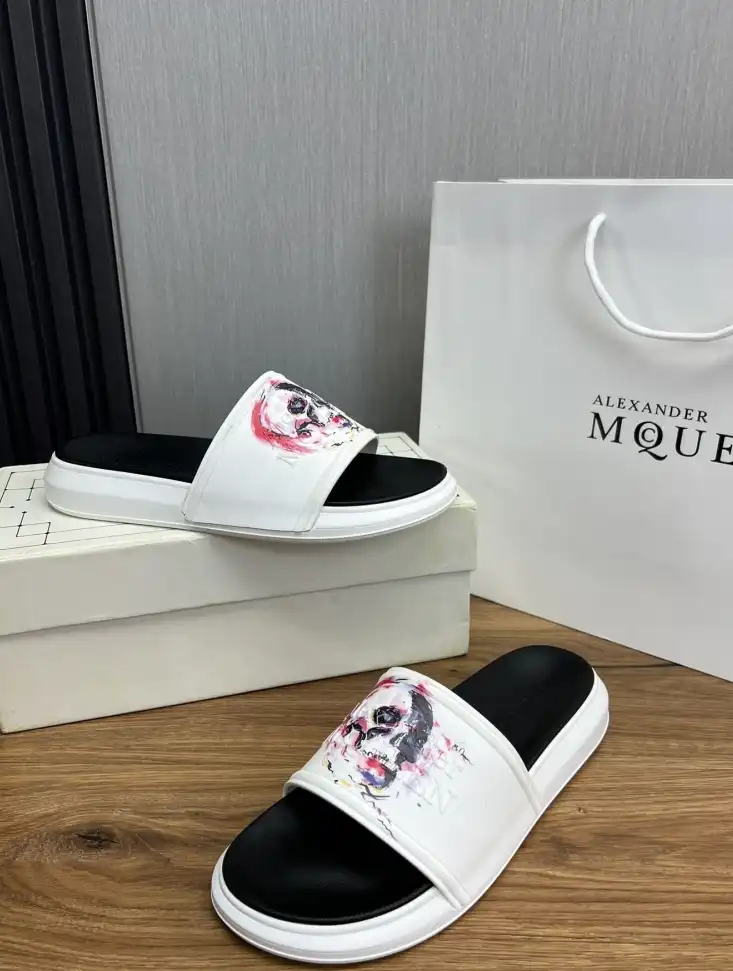 hype Alexander Mcqueen slippers