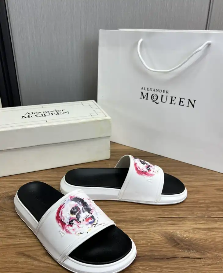 hype Alexander Mcqueen slippers