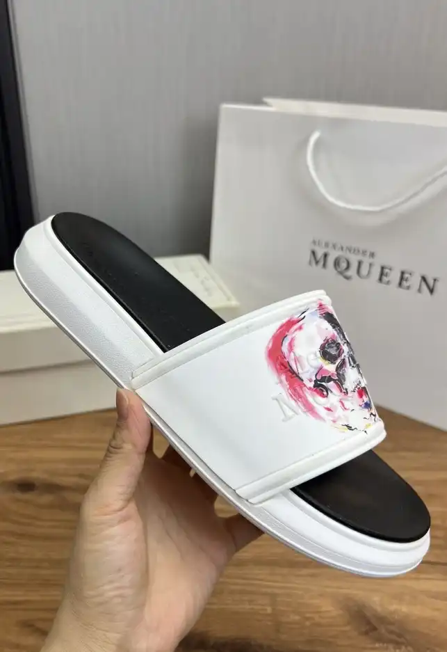 hype Alexander Mcqueen slippers