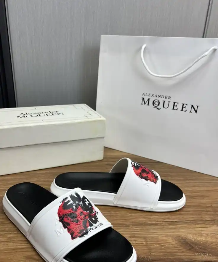 hype Alexander Mcqueen slippers