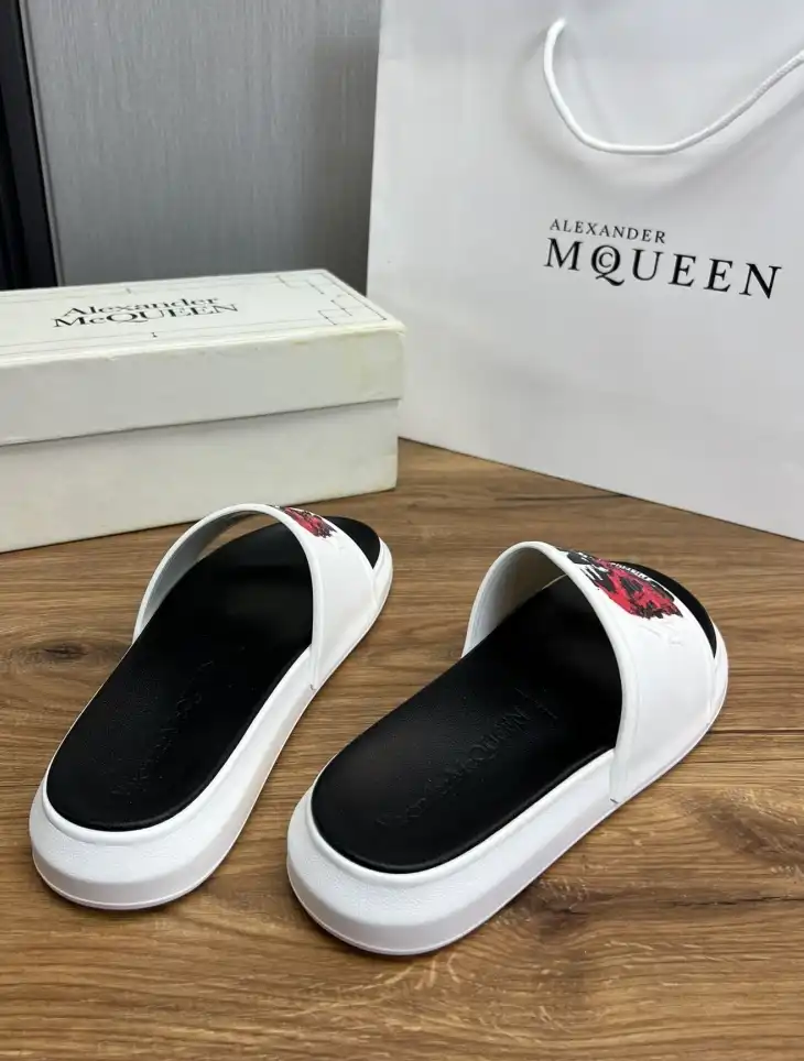 hype Alexander Mcqueen slippers