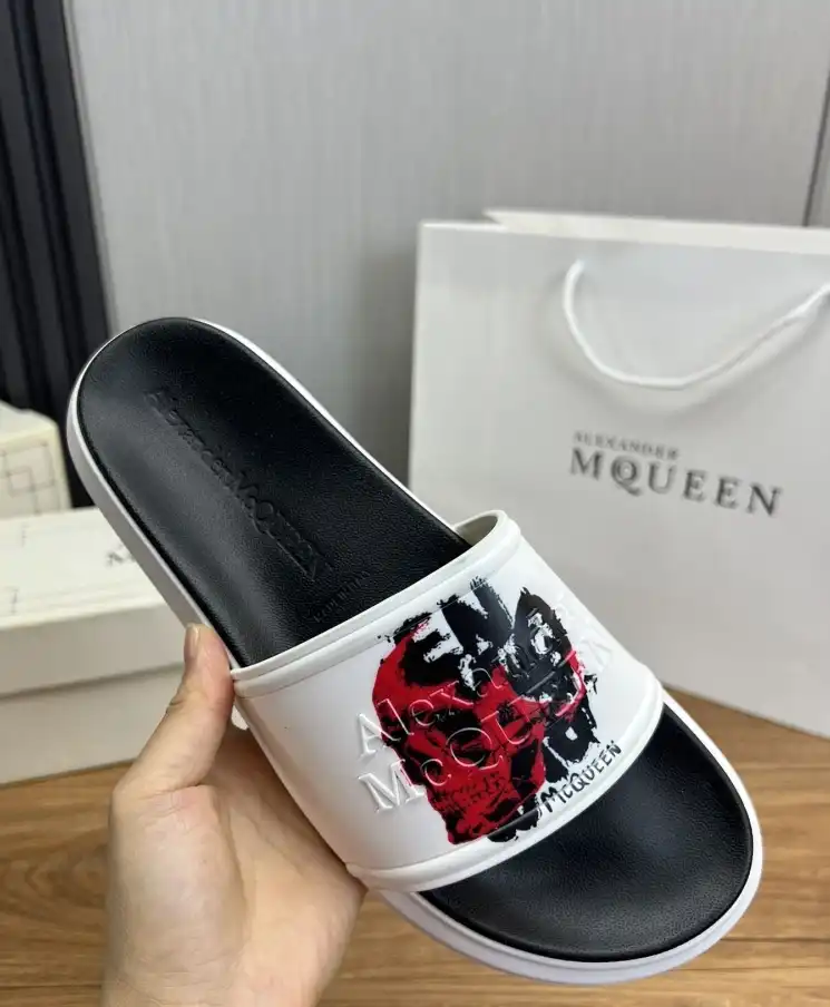 hype Alexander Mcqueen slippers