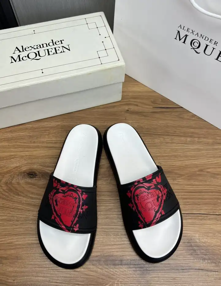 hype Alexander Mcqueen slippers