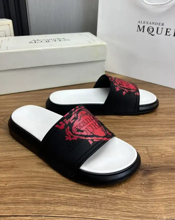 hype Alexander Mcqueen slippers