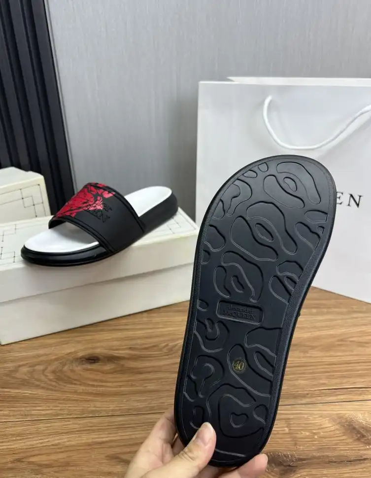 hype Alexander Mcqueen slippers