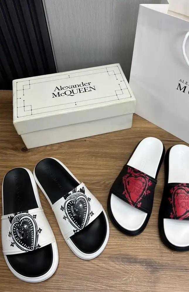 hype Alexander Mcqueen slippers