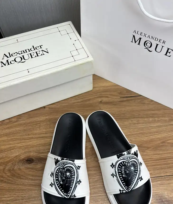 hype Alexander Mcqueen slippers