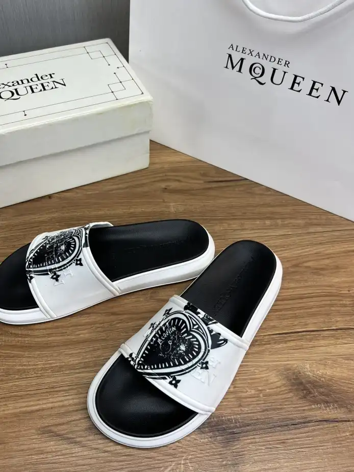 hype Alexander Mcqueen slippers