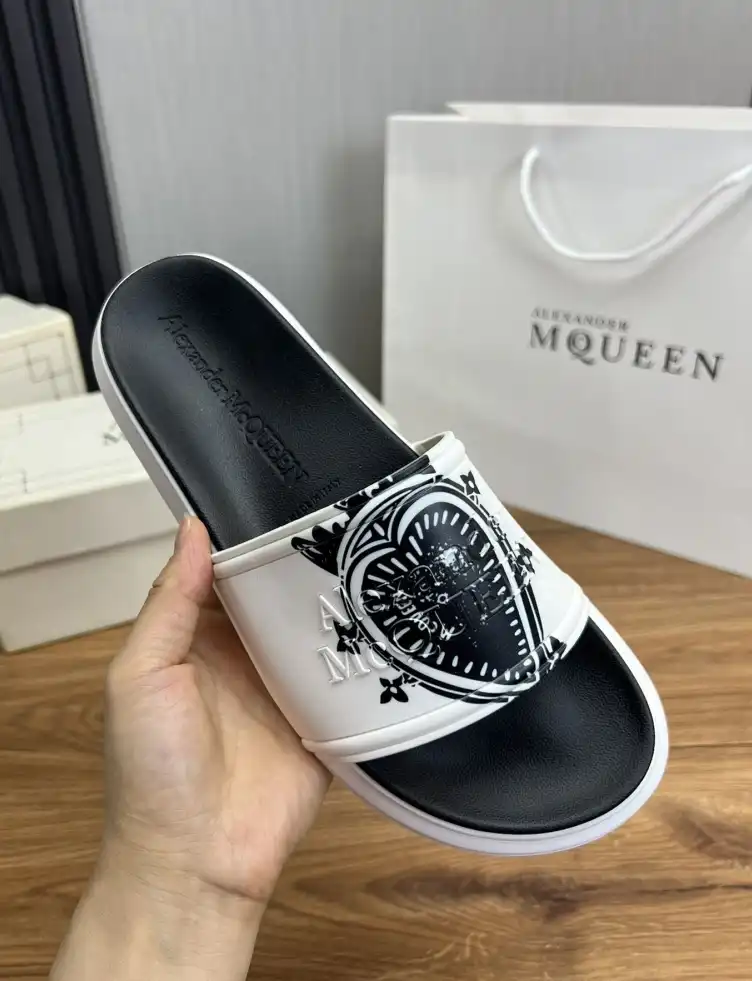 hype Alexander Mcqueen slippers