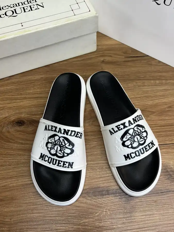 hype Alexander Mcqueen slippers