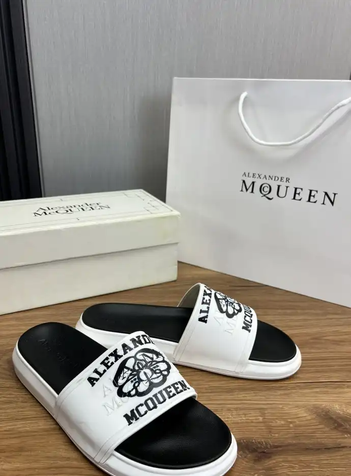 hype Alexander Mcqueen slippers