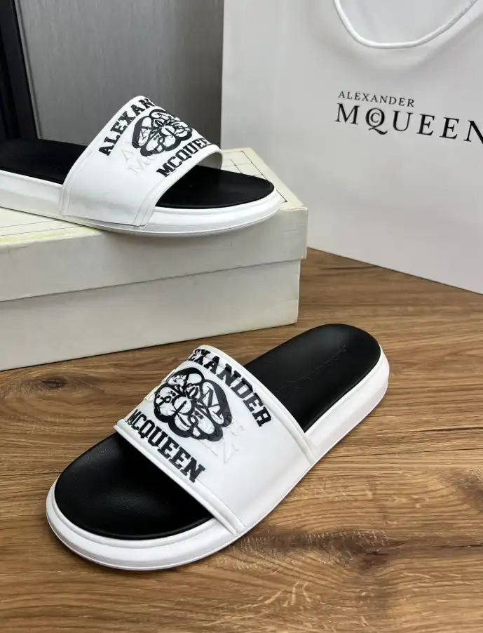 hype Alexander Mcqueen slippers