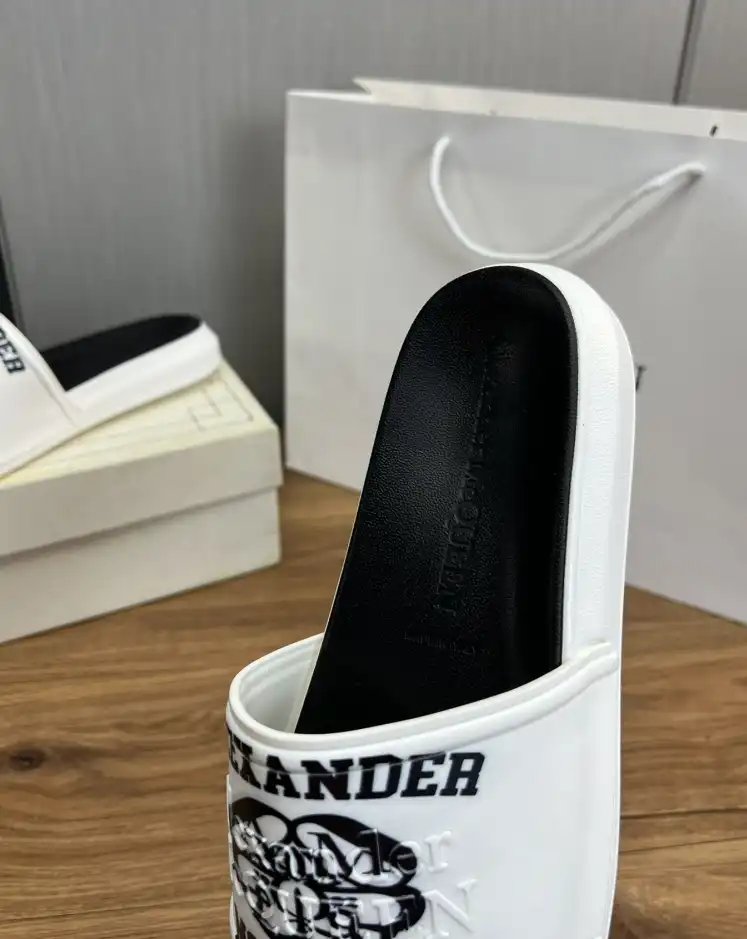 hype Alexander Mcqueen slippers