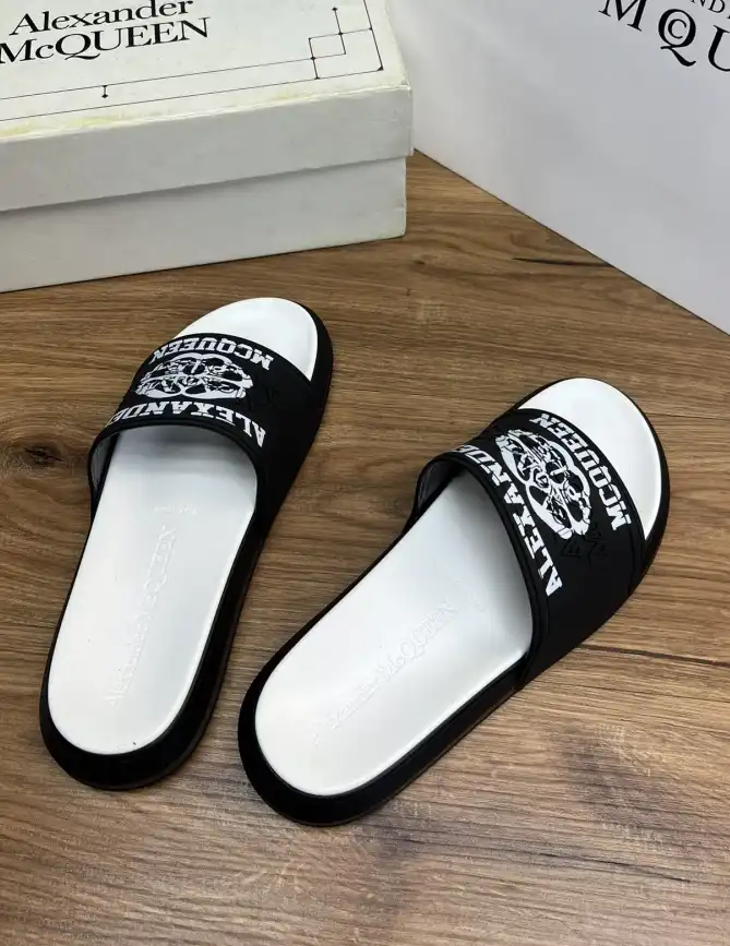 hype Alexander Mcqueen slippers