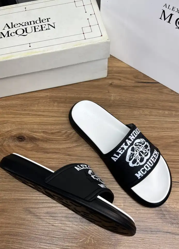 hype Alexander Mcqueen slippers