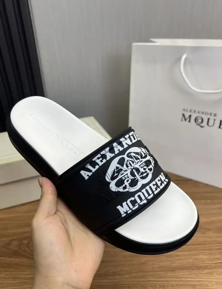 hype Alexander Mcqueen slippers