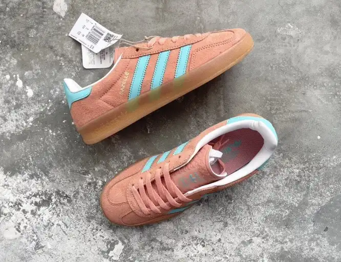 hype Adidas Sneakers