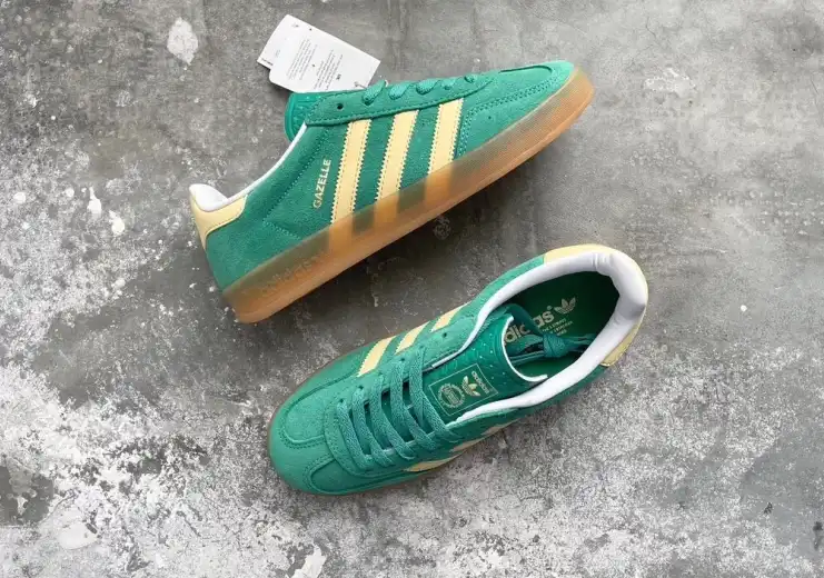 hype Adidas Sneakers