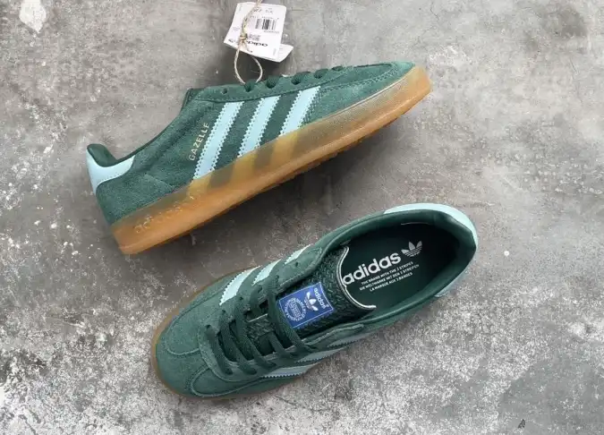 hype Adidas Sneakers