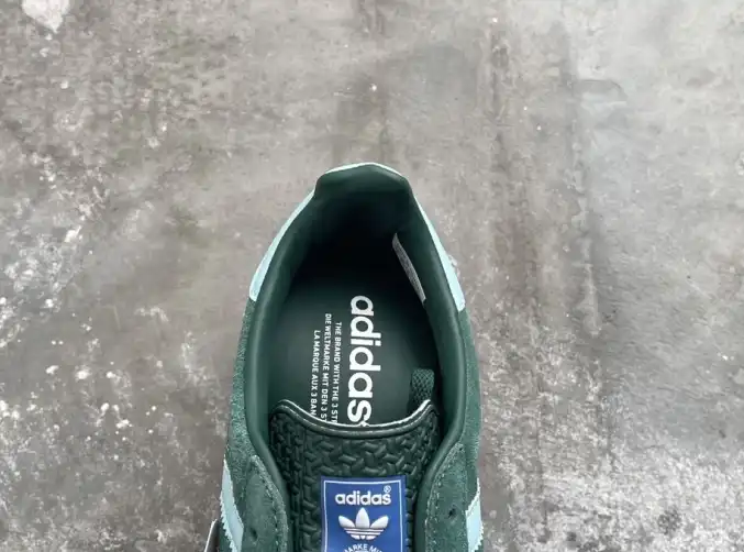 hype Adidas Sneakers