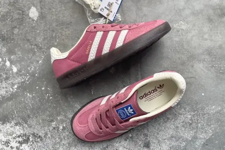 hype Adidas Sneakers