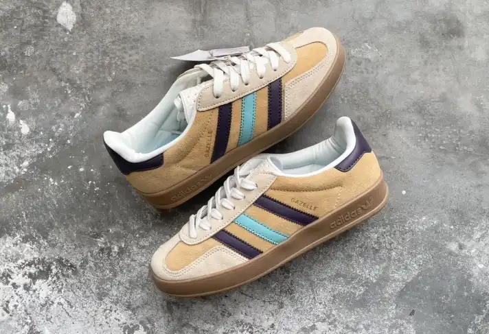 hype Adidas Sneakers