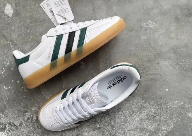 hype Adidas Sneakers