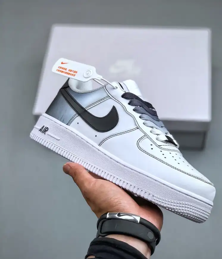 hype Nike Sneakers