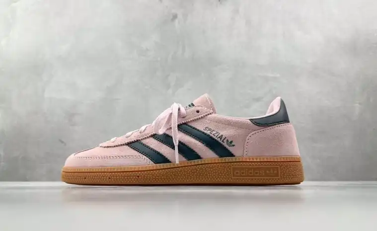 hype Adidas Sneakers